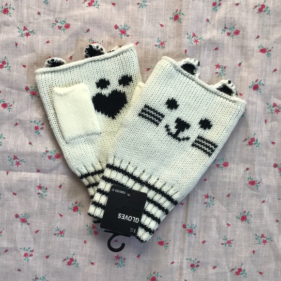 Forever 21 Accessories - 🐾kitty gloves🐾